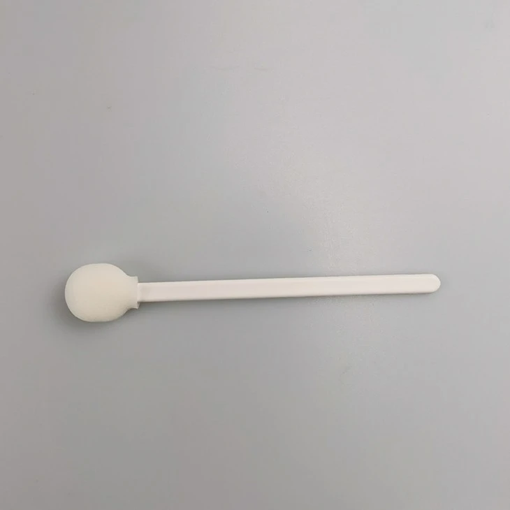 White Oval Foam Tipped Swabs